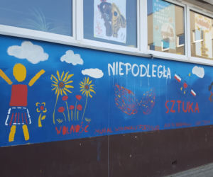 Nowy mural w Lesznie. Za wałki i pędzle chwycili uczniowie
