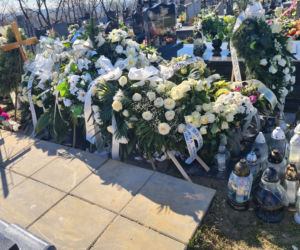 Groby Bartka i Irka. Zginęli w wypadku BMW w Półsierakowie [GALERIA]