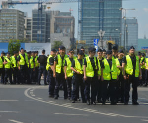 Parada Równości 2021 w Warszawie: ogromne siły policji w centrum miasta	