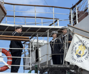 Dar Młodzieży rusza w stronę Stanów Zjednoczonych. Przed załogą tysiące mil morskich