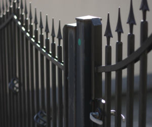 Nowy zakaz od 2026 r. Takie ogrodzenie będzie zakazane po nowelizacji