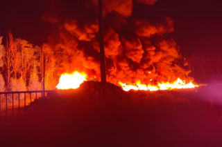 Gigantyczny pożar składowiska opon na Dolnym Śląsku. W akcji około 100 strażaków