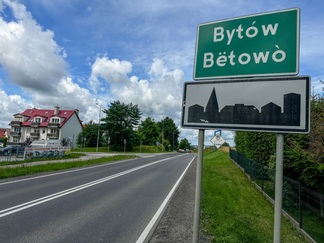Adam stanął w obronie ukochanej, skatowali go na śmierć. Spoczął obok swoich braci