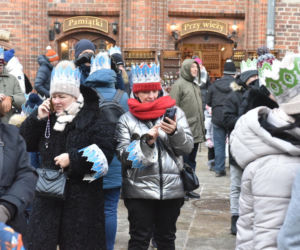 Orszak Trzech Króli 2026 w Toruniu. Zdjęcia z samego serca starówki