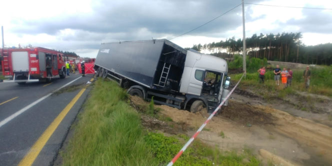 Łódzkie: ŚMIERTELNY WYPADEK na DK1 w miejscowości Brodowe. Nie żyje kierowca TIRA 