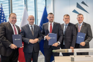 Rakiety Hydra 70 będą produkowane w Polsce. Wzmocnienie dla śmigłowców Apache i nowa broń na drony