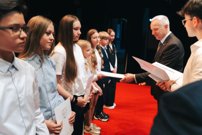 Najzdolniejsi uczniowie odebrali stypendia Prezydenta Miasta Siedlce