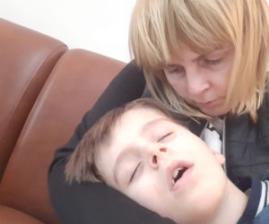 Uratujcie mojego braciszka!!!