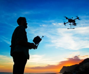 Zakaz lotów dronami w Warszawie. Sprawdź gdzie