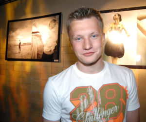 Od nastolatka z Na Wspólnej do eleganckiego mężczyzny. Tak zmieniał się Jakub Wesołowski