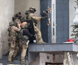 Podwójne zabójstwo na Targówku. Radek J. maczetą bronił się przed kontrterrorystami