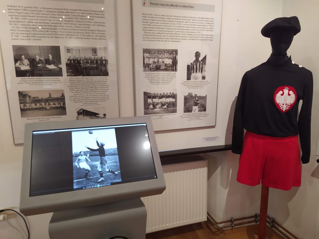Zdjęcia z otwarcia wystawy o historii piłki nożnej w siedleckim Muzeum Regionalnym