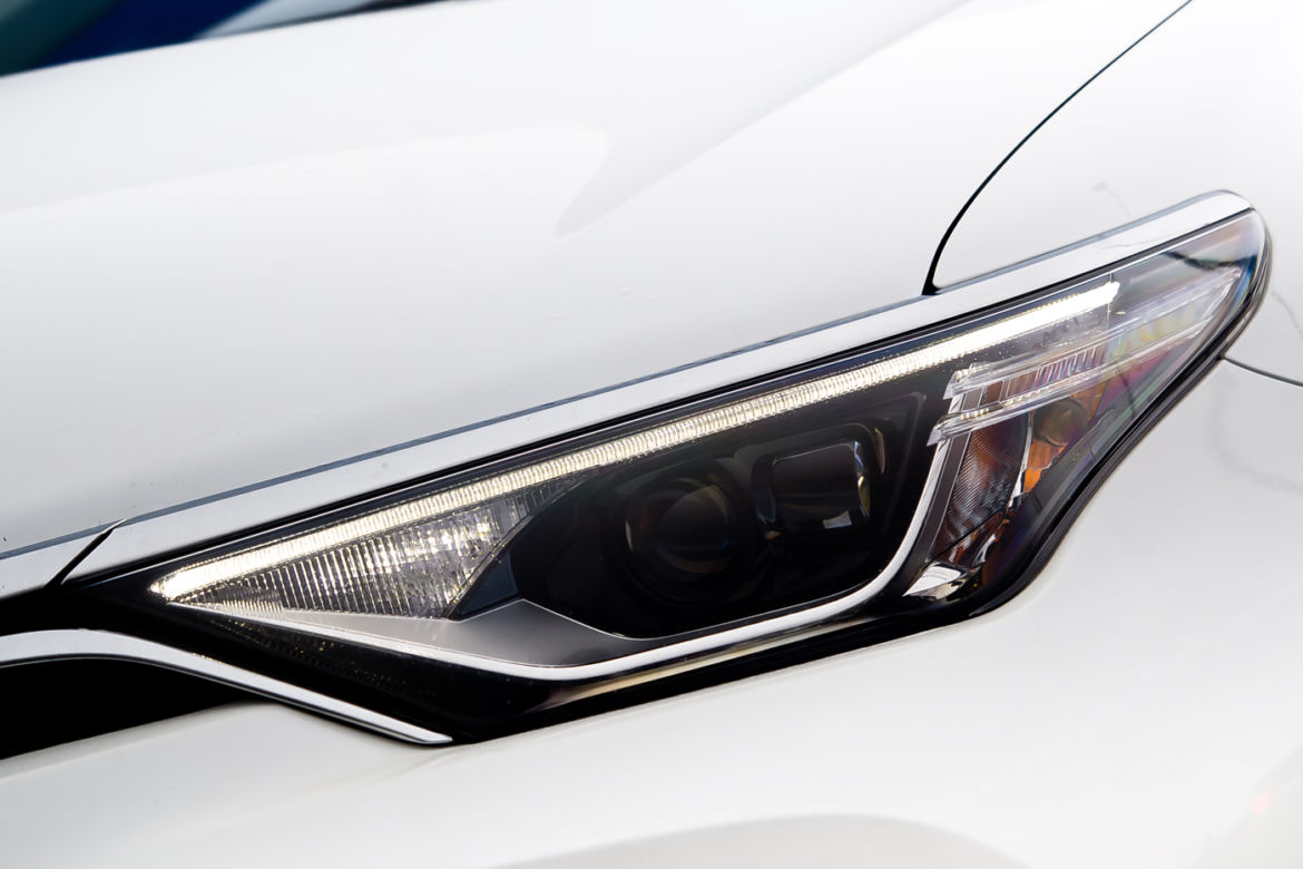 Toyota Auris Touring Sports lifting 2015
