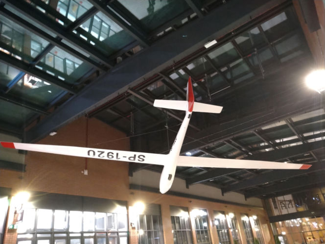 W galerii handlowej w Lesznie "wylądował" szybowiec
