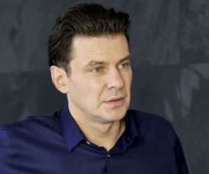 Barwy szczęścia, odc. 2079. Adam (Marcin Kwaśny)