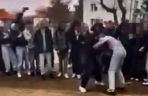 Uczniowie urządzili sobie „ustawkę” pod szkołą! Bójka na oczach tłumu. Nagrania trafiły do sieci