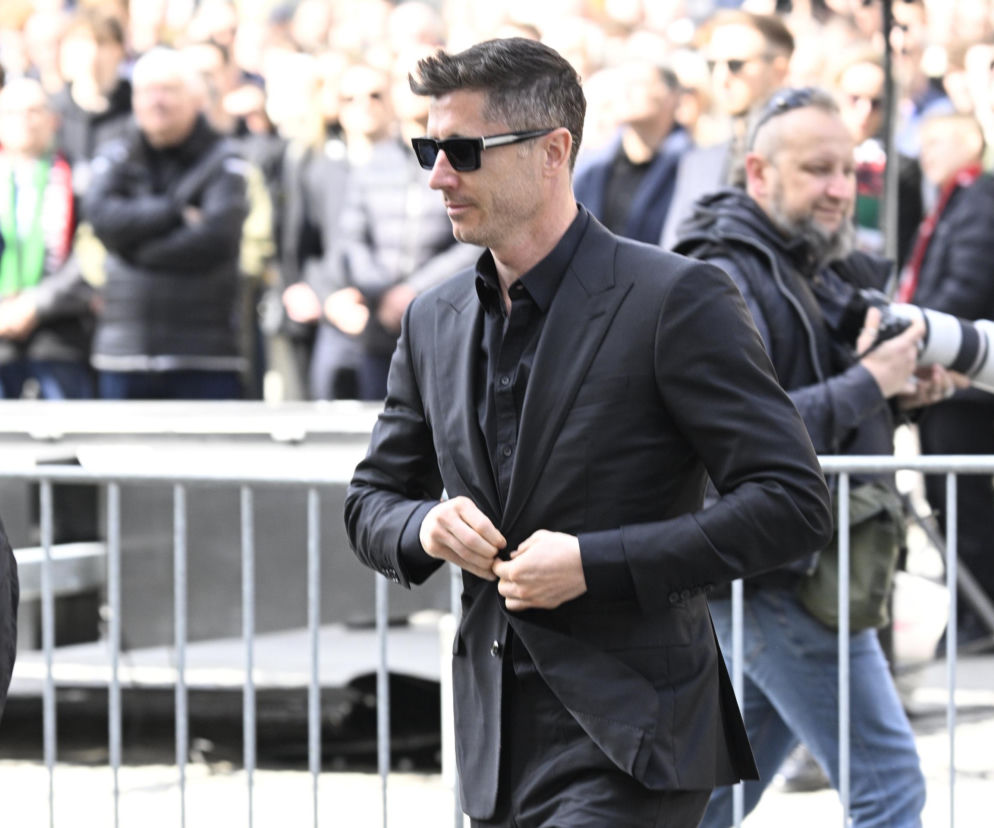 Robert Lewandowski na pogrzebie Jacka Magiery. Kapitan kadry pożegnał zmarłego trenera