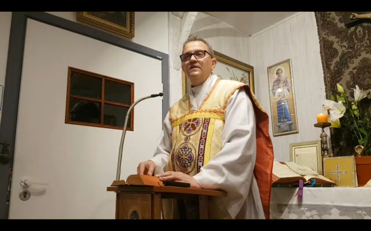 Ksiądz obraża Marylę i Beatę