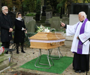 Pogrzeb matki Andrzeja Seweryna