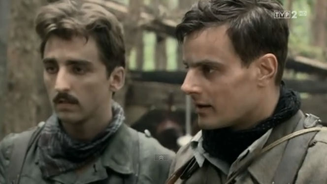 Czas honoru Powstanie odc. 8. Janek (Antoni Pawlicki), Romek (Piotr Żurawski)