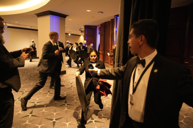 Strzały podczas gali z udziałem Donalda Trumpa. Secret Service ewakuowało prezydenta w ostatniej chwili! 