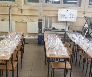 AGH drukuje przyłbice ochronne dla krakowskich szpitali
