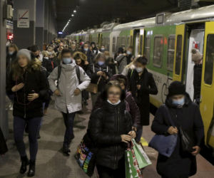 Pasażerowie podróżują jak sardynki w puszce. Horror na kolei 
