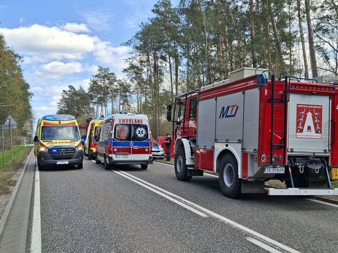 Tragedia na DK 42 Starachowice - Rudnik.  W wypadku zginął motocyklista