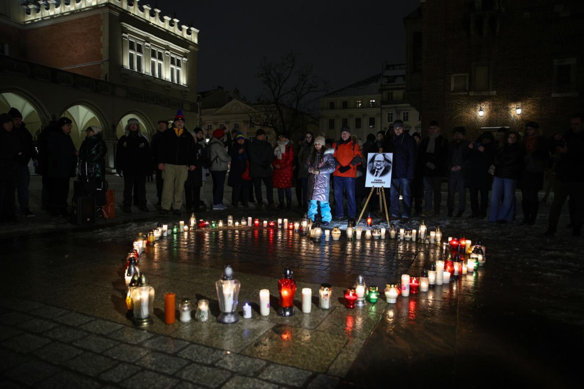 Kraków uczcił pamięć Pawła Adamowicza. „Światełko przeciw nienawiści” w rocznicę zabójstwa prezydenta Gdańska