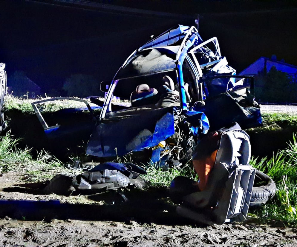 Potworny wypadek pod Sochaczewem. 45-latek nie żyje, wśród rannych dzieci