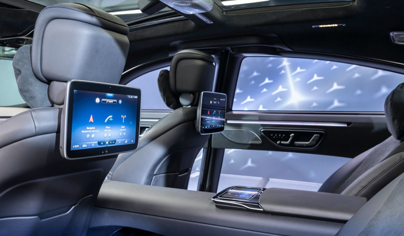 (2021) Nowy Mercedes-Benz Klasy S i jego nowoczesne wnętrze