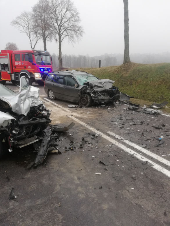 Śmiertelny wypadek pod Płockiem! 8-letni chłopiec zmarł po zderzeniu seata z toyotą