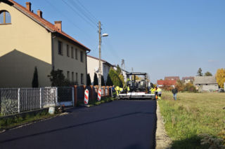 Zaorana ulica w Gliwicach - Ostropie ponownie została wylana asfaltem