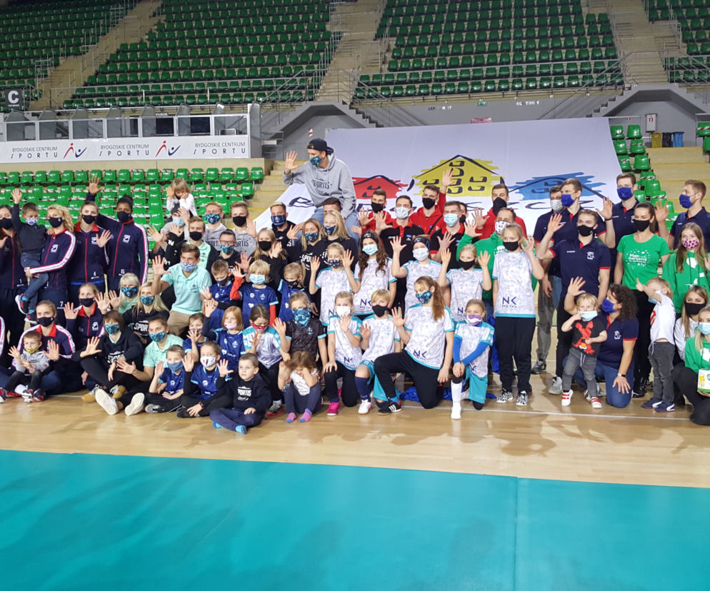 Bydgoscy sportowcy pomagają chorym dzieciom 