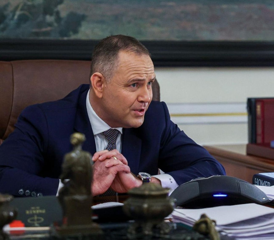 Karol Nawrocki rozmawia z Donaldem Trumpem