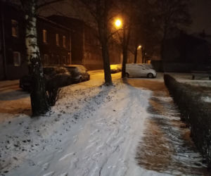 Atak zimy w Polsce. Śnieg na drogach w Zabrzu