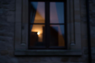 Pożar kamienicy w Pucku. Sylwestrowa noc pełna dramatu na najwyższym piętrze?