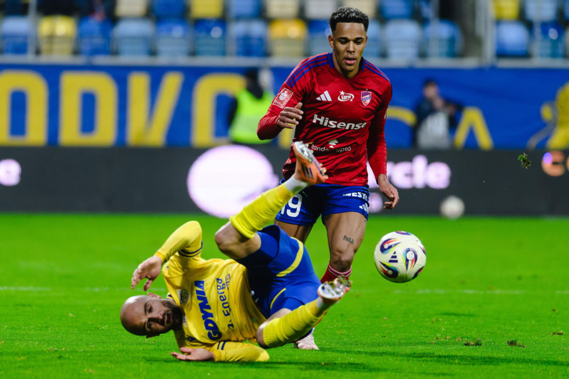 Arka Gdynia - Raków Częstochowa, zdjęcia kibiców i piłkarzy z meczu 17. kolejki PKO BP Ekstraklasy