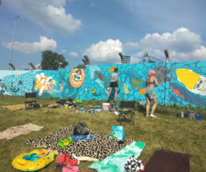 Mural na basenie letnim w Opolu