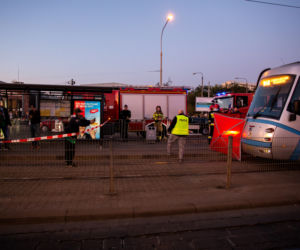 Kibic wpadł pod tramwaj