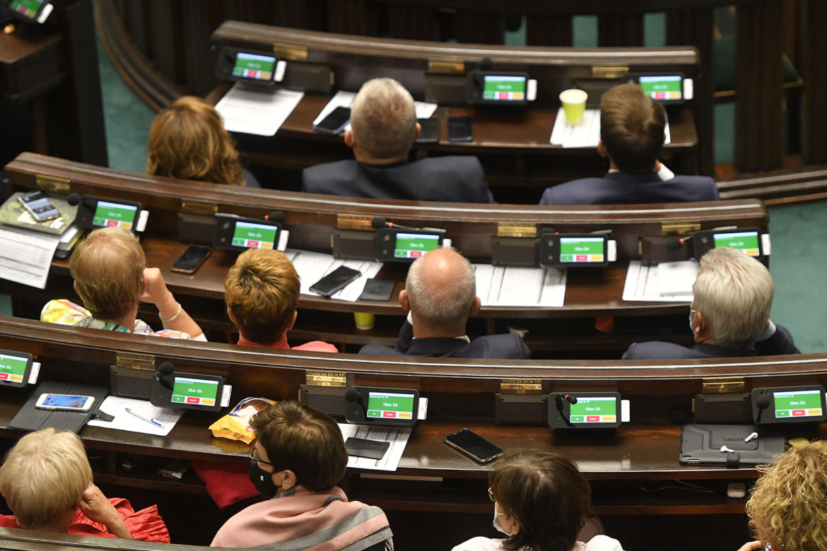 Reasumpcja głosowania w Sejmie Wojna o TVN trwa