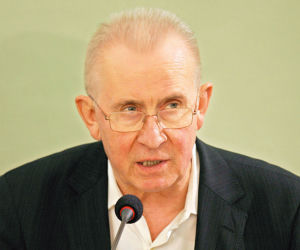 Andrzej   Czuma  