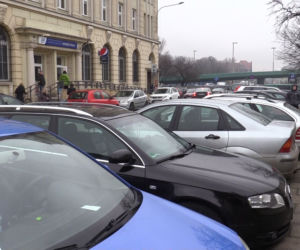Przy Dobrzyńskiej działa już parking, ale jest za mały