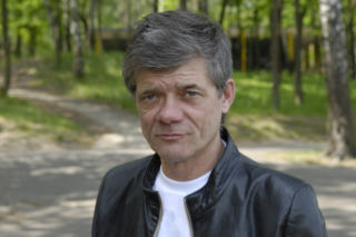 Gwiazdor „Świata według Kiepskich” montuje klimatyzacje. Henryk Gołębiewski nie wstydzi się pracy fizycznej