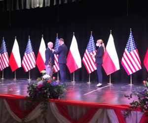 Prezydent odznaczył bohatera i Polonię