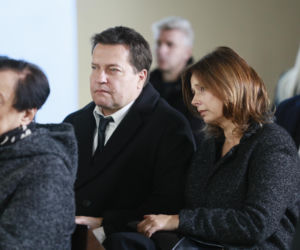 Na Wspólnej odc. 4268. Pogrzeb Marii Zięby. Weronika (Renata Dancewicz), Michał (Robert Kudelski)