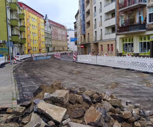 Przedwojenne torowisko tramwajowe na ul. Emilii Plater