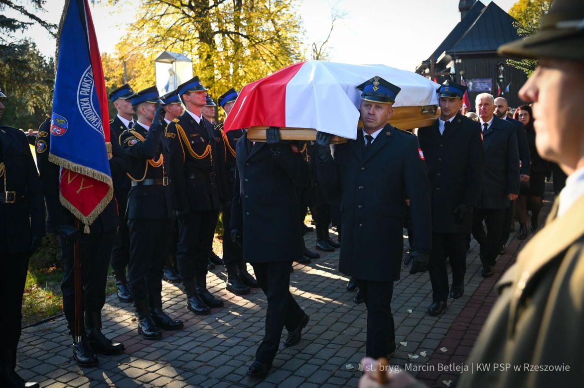 Ruszył na ratunek i zapłacił za to najwyższą cenę. Poruszające pożegnanie 29-letniego Wojciecha
