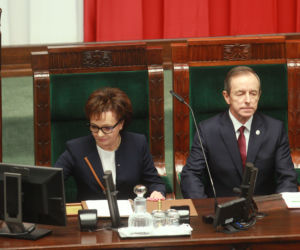 Elżbieta Witek i Beata Szydło. Polacy wskazali, która nadaje się na prezydenta 