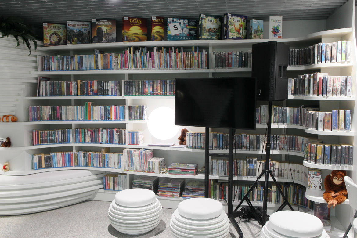 Otworzyli pierwszą w Polsce bibliotekę na stacji metra. Metroteka już działa